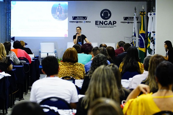 Patrícia Moresco, agente de Apoio ao Planejamento e Comunicação Interna do Crea-PR