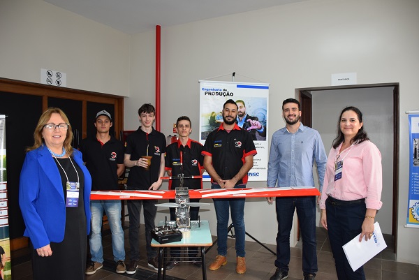 Projeto AeroDesign propicia a difusão e o intercâmbio de técnicas e conhecimentos de engenharia aeronáutica entre estudantes 