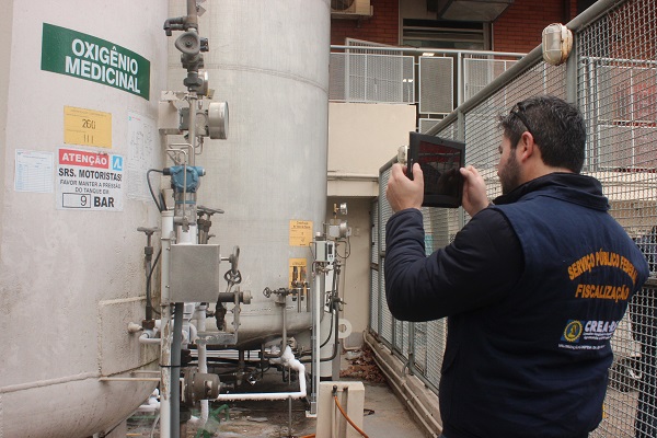 A realização imediata de inspeção nos tanques de oxigênio e óxido nitroso, nos termos da NR-13, é uma das recomendações