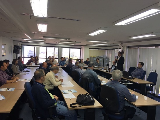 Coordenador do CDER-RS conversa com dirigentes de entidades