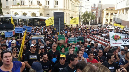 Funcionários das estatais e fundações acompanham audiência pública