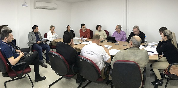 Integrantes apresentam a força-tarefa