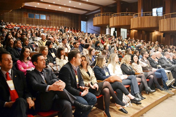 Mais de cem profissionais participaram da eleição, seguida de uma atividade de confraternização