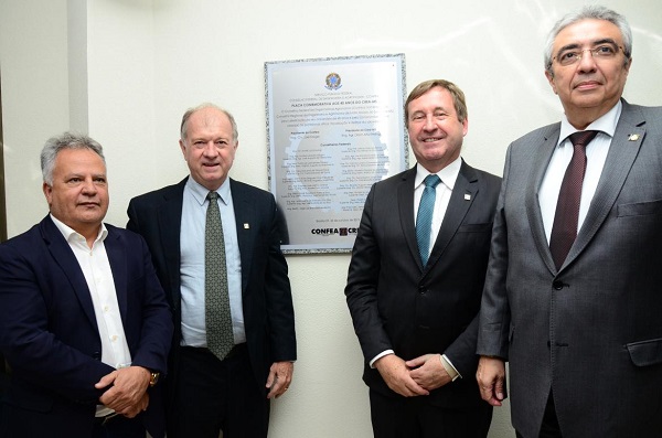 Vice-presidente do Confea, Eng. Eletric. Edson Delgado; presidente do Crea-MS, eng. agr. Dirson Freitag; presidente do Confea, eng. civ. Joel Krüger; e coordenador do CP e presidente do Crea-PB, Eng. Civ. Antônio Carlos de Aragão