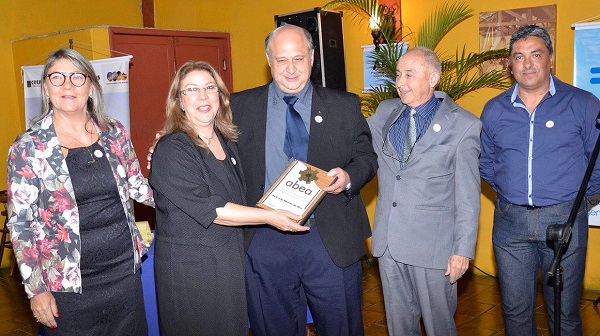 Eng. Derli recebe sua homenagem dos colegas