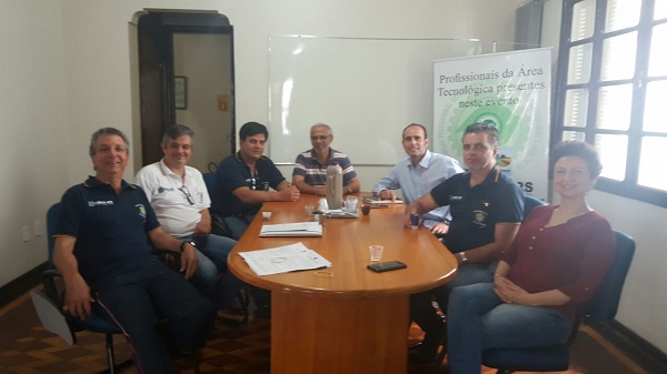 Inspetores participam do planejamento da ação junto com agentes fiscais