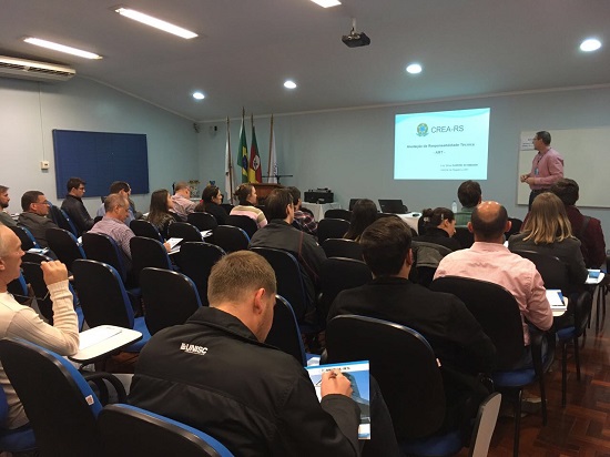 Eng. Sandro conversou com profissionais