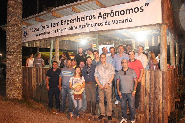 Visita ao piquete da Associação dos Engenheiros Agrônomos de Vacaria junto ao Rodeio Internacional de Vacaria