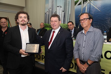 Fernando Rotta recebe 2º lugar na categoria radiojornalismo