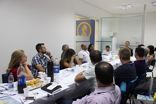 Representantes da Zonal Sinos reunidos em Esteio