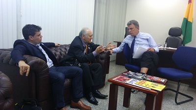 Senador Sérgio Petecão também recebeu os profissionais 