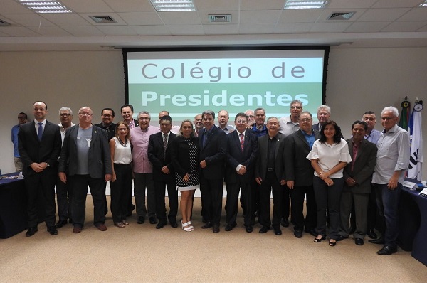 Vinte e sete Creas estão representados por seus presidentes na reunião 