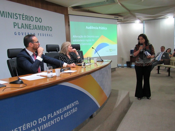 Eng. Civil Fátima Có, presidente do CREA-DF: 
