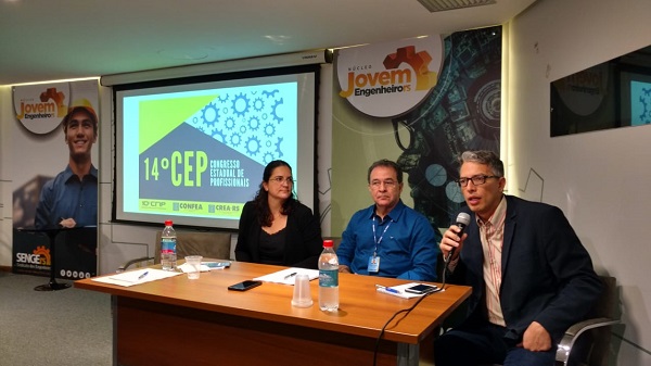 Representantes da diretoria do CREA-RS