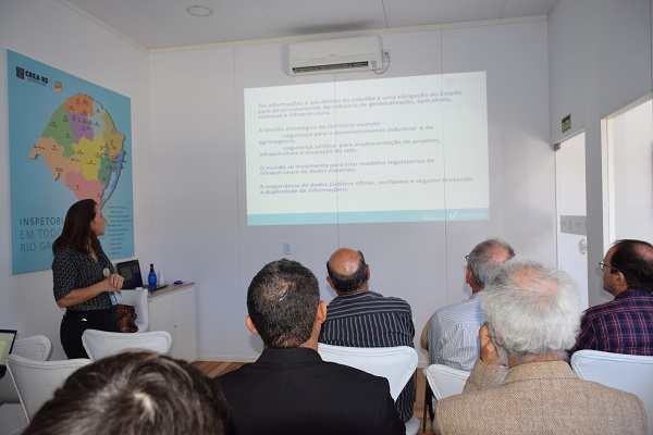 Eng. Florestal Adriane Brill Thum tratou das geotecnologias no meio rural