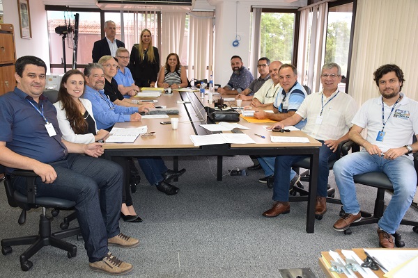 Elétrica: coordenação dos Engenheiros Gilmar Zwirtes e Nilza Zampieri (adjunta)