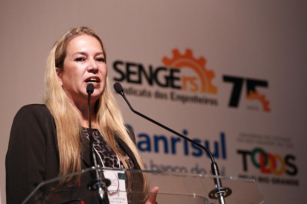 Segunda vice-presidente do CREA-RS, Eliane Silveira