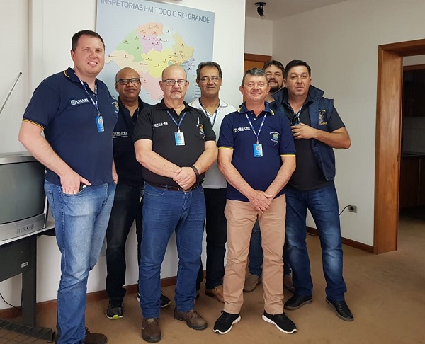 Equipe de fiscalização em Torres