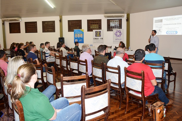 os engenheiros agrônomos Luís Otávio da Costa de Lima, da CCGL