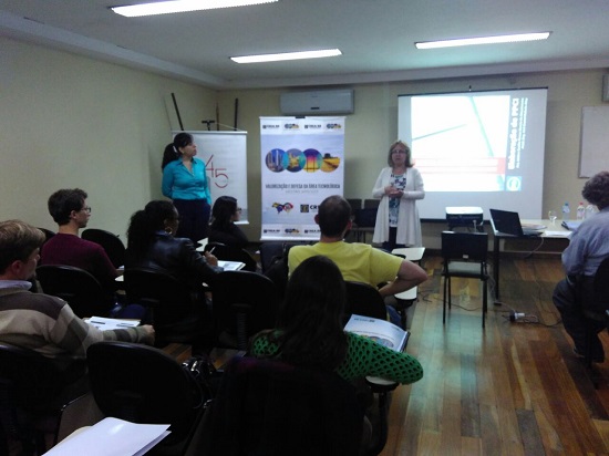 Alunos recebido pela presidente da AEAP, Eng. Alice 