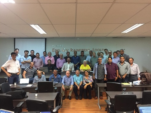 Conselheiros em reunião