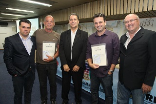 Eng. San. Amb. Guilherme Carnizella Ribeiro (à dir.) e adjunto Eng. Civil Rodrigo de Toledo