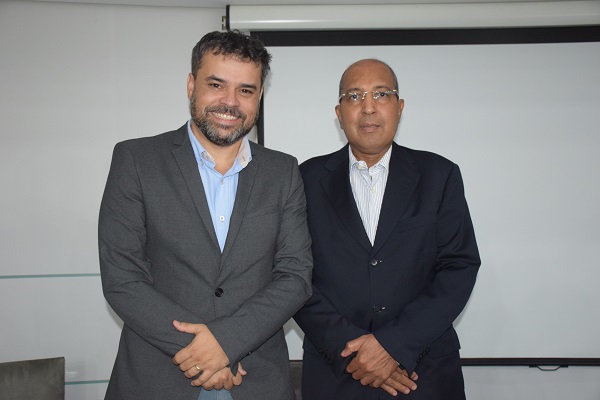 Eng. Mec. Paulo Deni Farias (à dir.) ao lado do novo diretor-geral da Mútua-RS, Geólogo e Eng. Seg. Trabalho Pablo Souto Palma