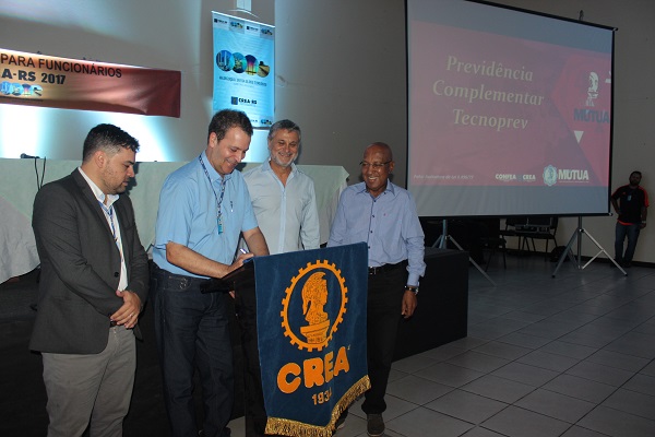 Geól. Pablo Souto Palma, Eng. Melvis Barrios Junior, Eng. Gilmar Piovezan, e Eng. Mec. e de Seg. de Trab. Paulo Deni Faria