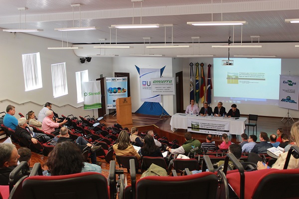 No final, após várias manifestações de lideranças presentes, foi criado um grupo executivo para andamento do projeto de Inteligência Territorial