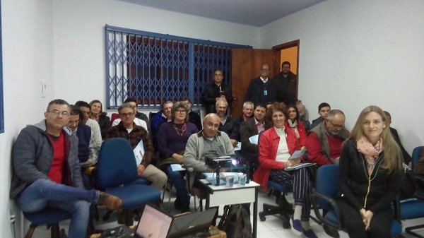 O encontro contou com a presença de Engenheiros, Arquitetos, Técnicos em Meio Ambiente, representantes das áreas pública e privada