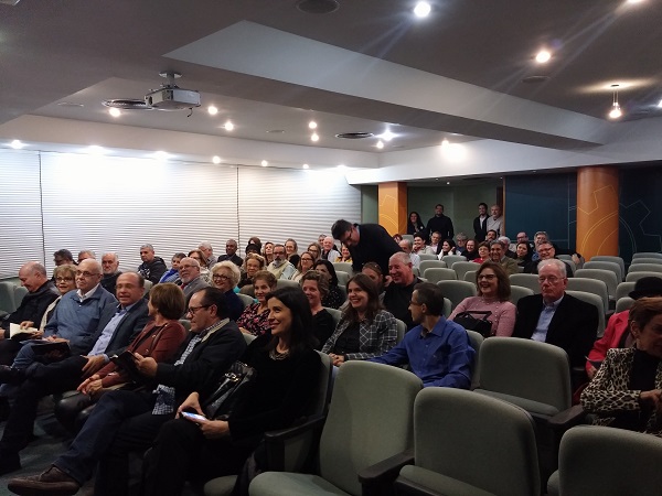Amigos, colegas e familiares presentes no ato de lançamento
