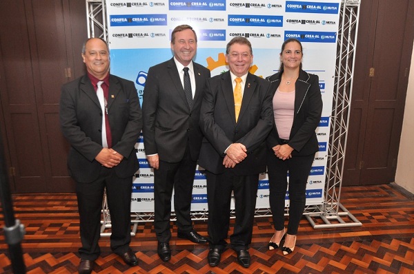 Eng. Eletr. Luis Henrique Nunes Motta (coord-adj.  das Inspetorias do CREA-RS), Eng. Joel Krüger, Eng. Capoani  (presidente do CREA-RS) e Eng. Agr. Andrea Brondani da Rocha (coord. do CDER-RS)