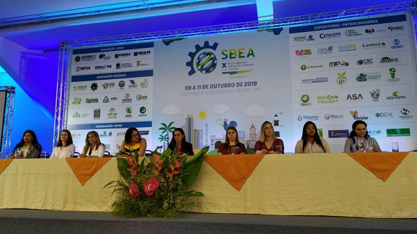 Mesa composta só de Engenheiras Ambientais 