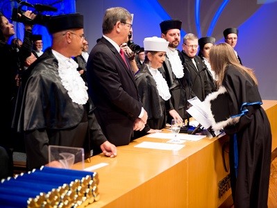 Eng. Scherrer compõe mesa principal