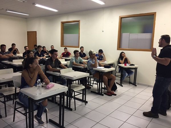 Alunos do curso superior de Bacharelado em Agronomia do IFFar 