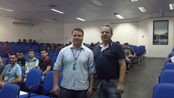 Inspetor de Santiago, Eng. Agr. Marcelo Gomes Steiner, e o professor Eng. Agr. Marcos Gregório Ramos Hernandez no IFF