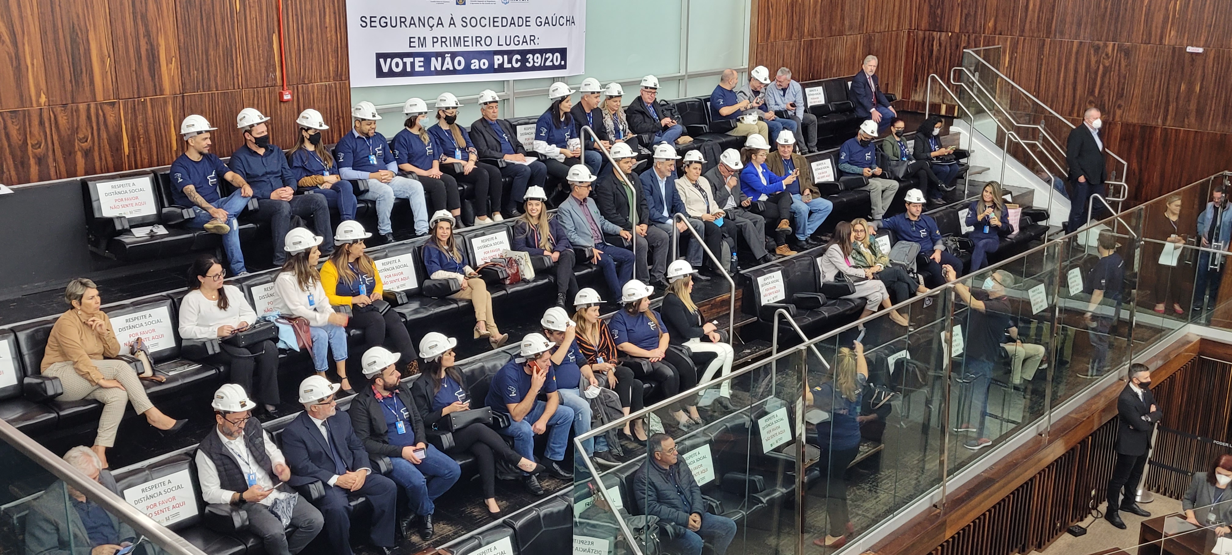 Profissionais lotam galeria da Assembleia