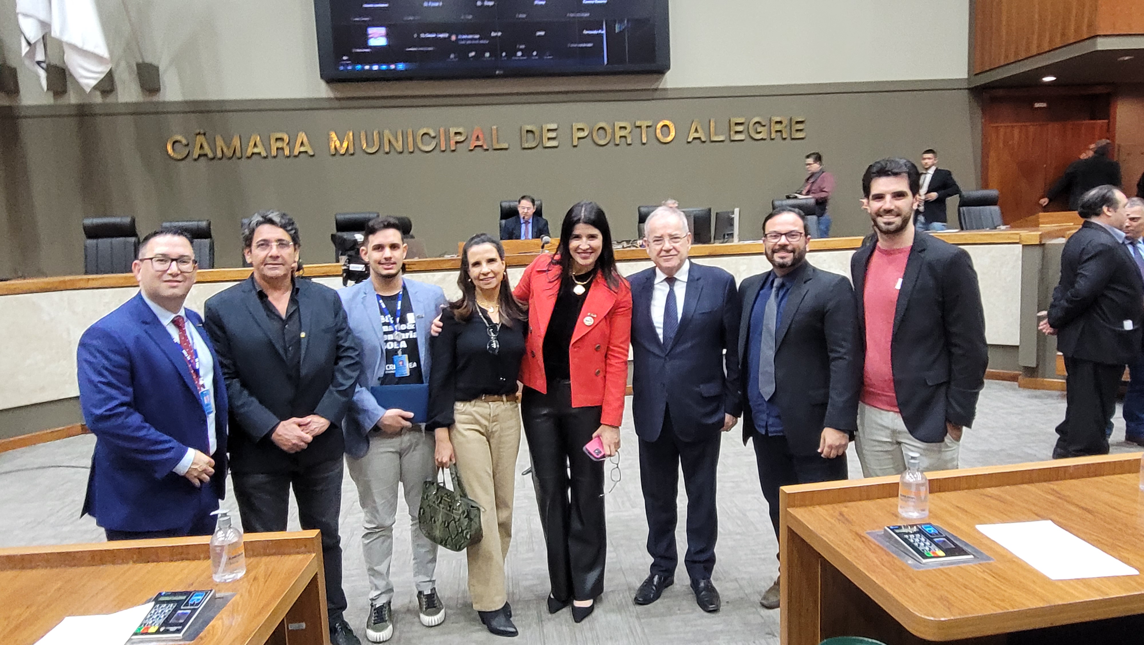 Funcionários também prestigiaram