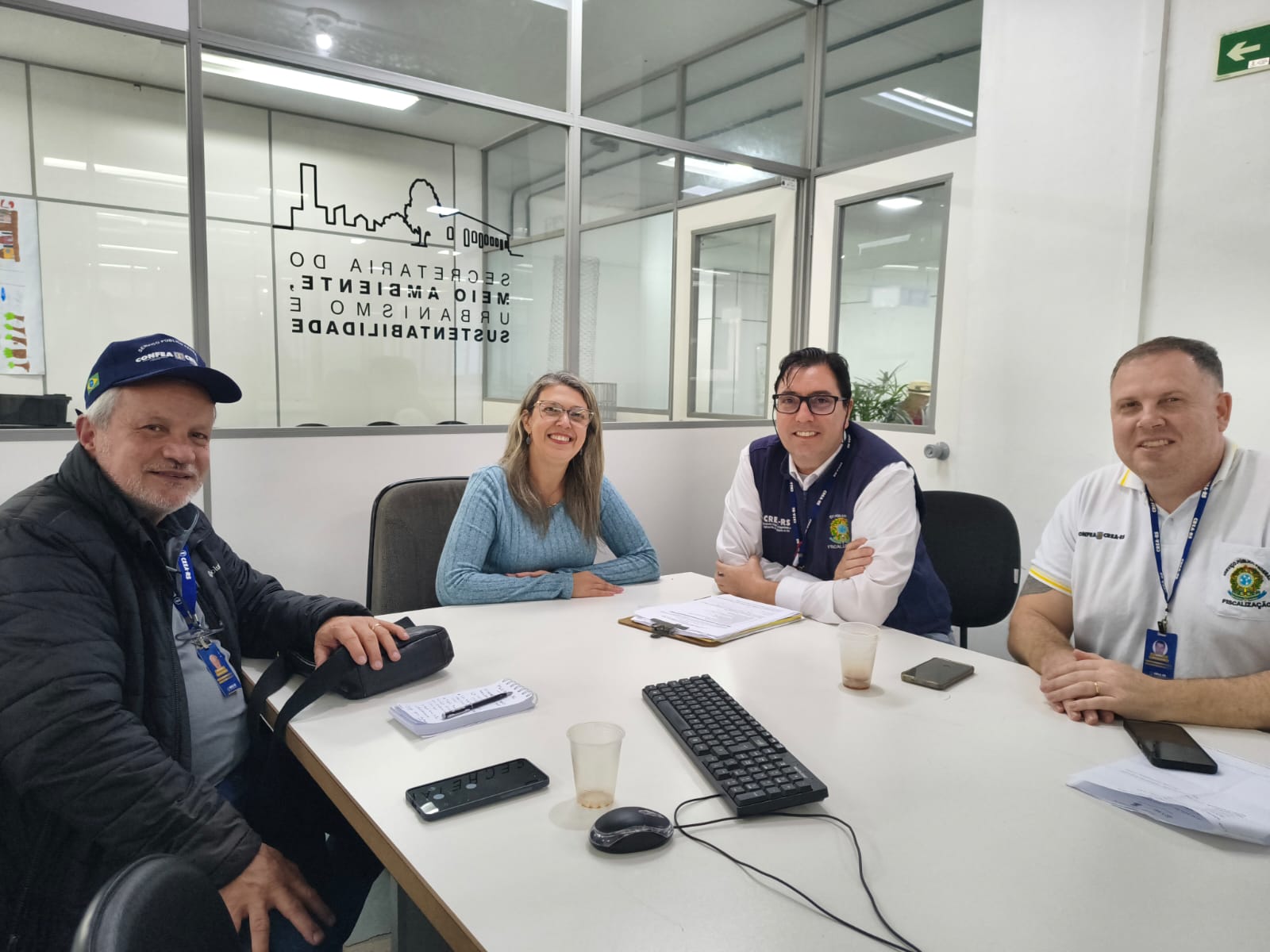 A equipe foi recebida pela Eng. Civ. Michele Silvania Terres da Silva, coordenadora do Setor de Engenharia da Prefeitura de Gua&iacute;ba