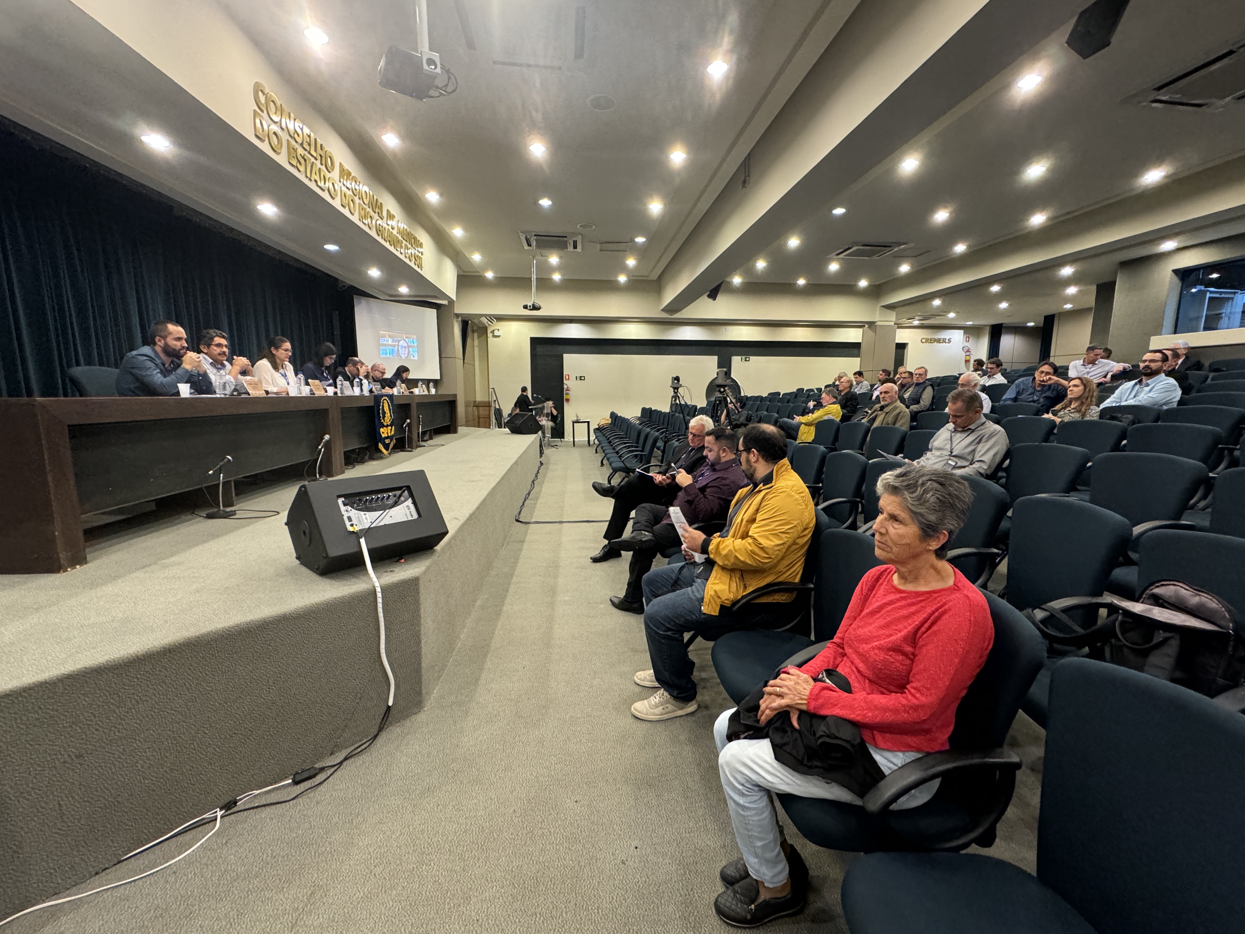 Vários processos em votação