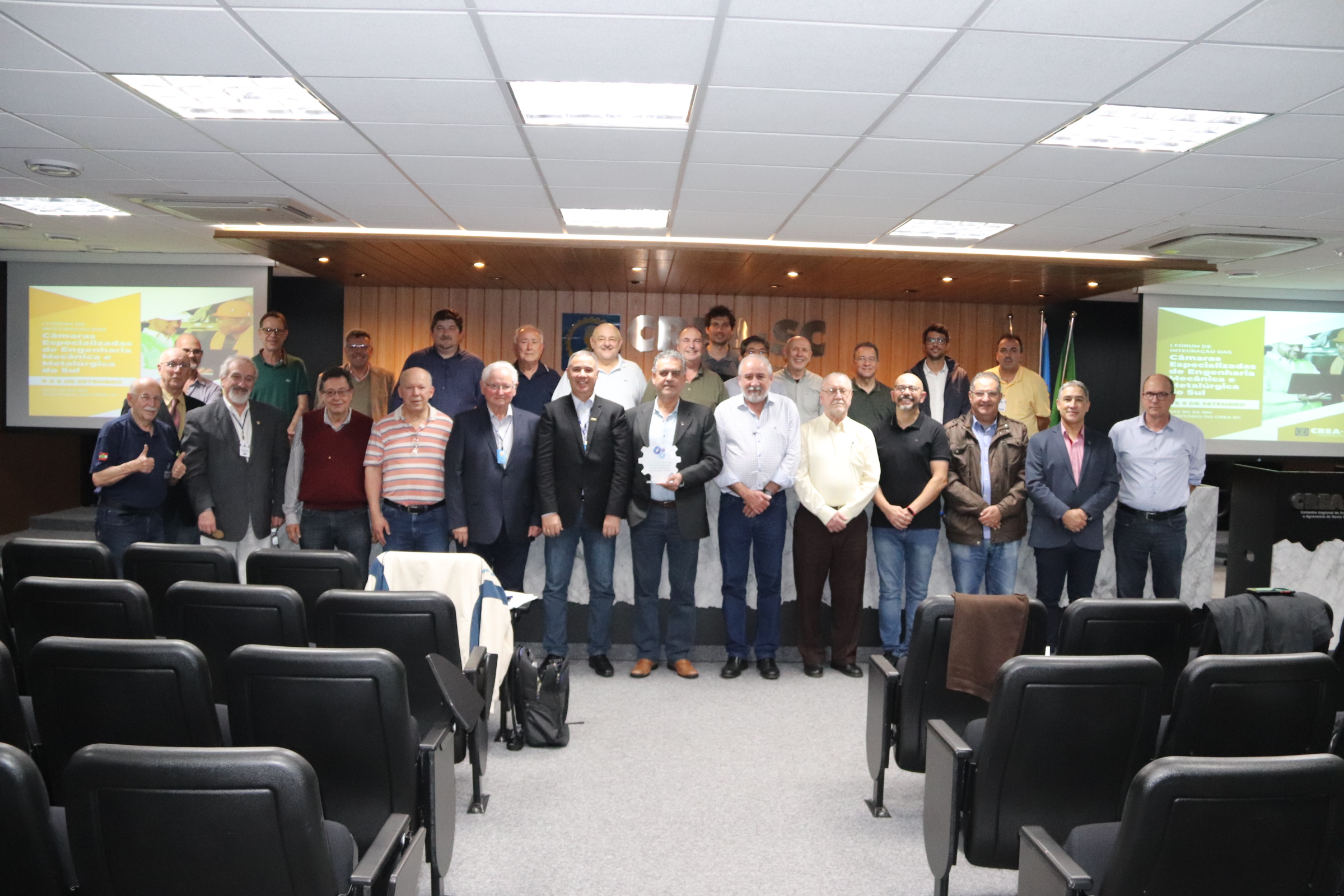 Na dinâmica do I Fórum de Integração das CEEMM, cada regional indicou três temas e profissional para discorrer sobre o assunto