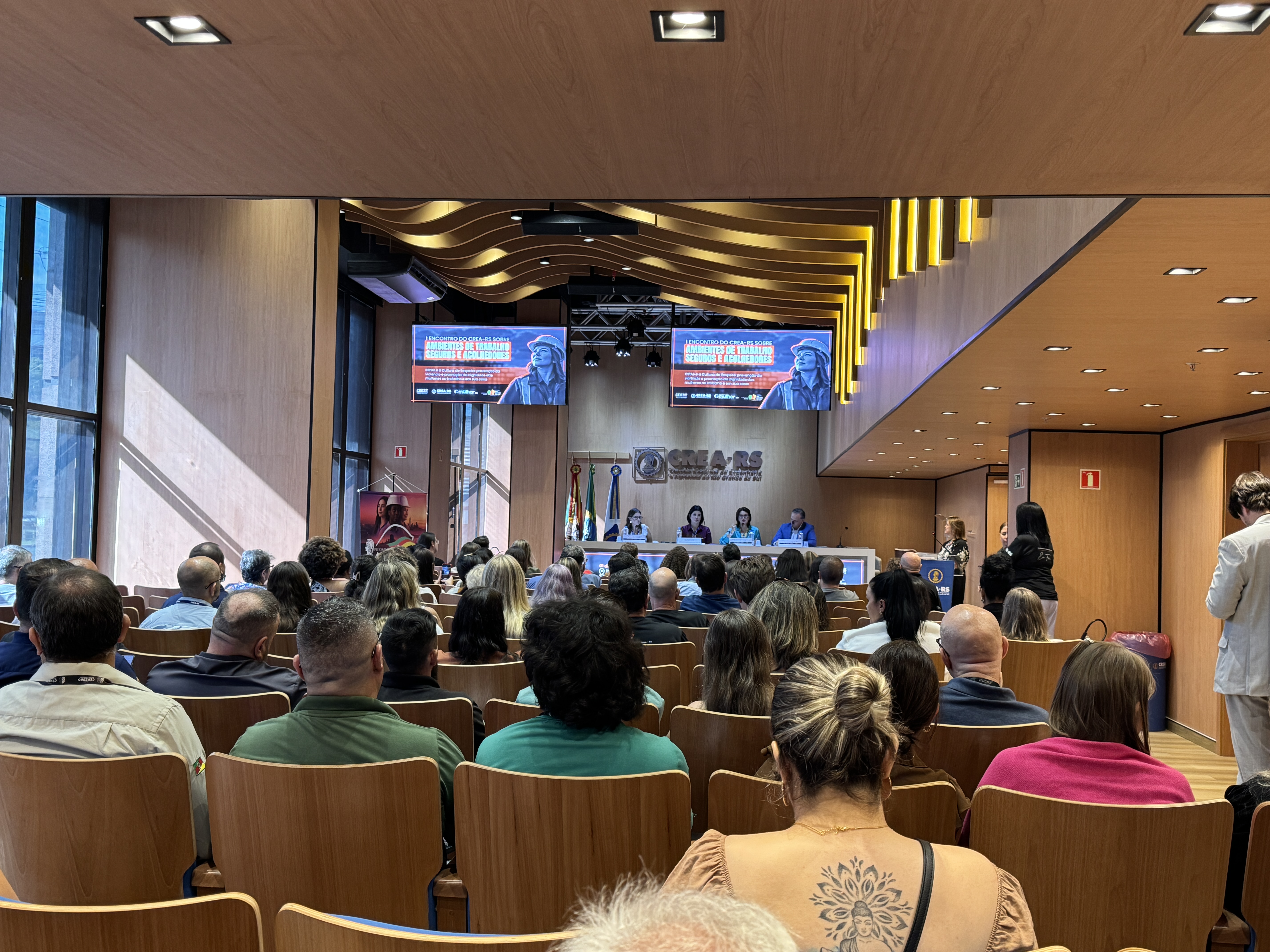 Audit&oacute;rio lotado