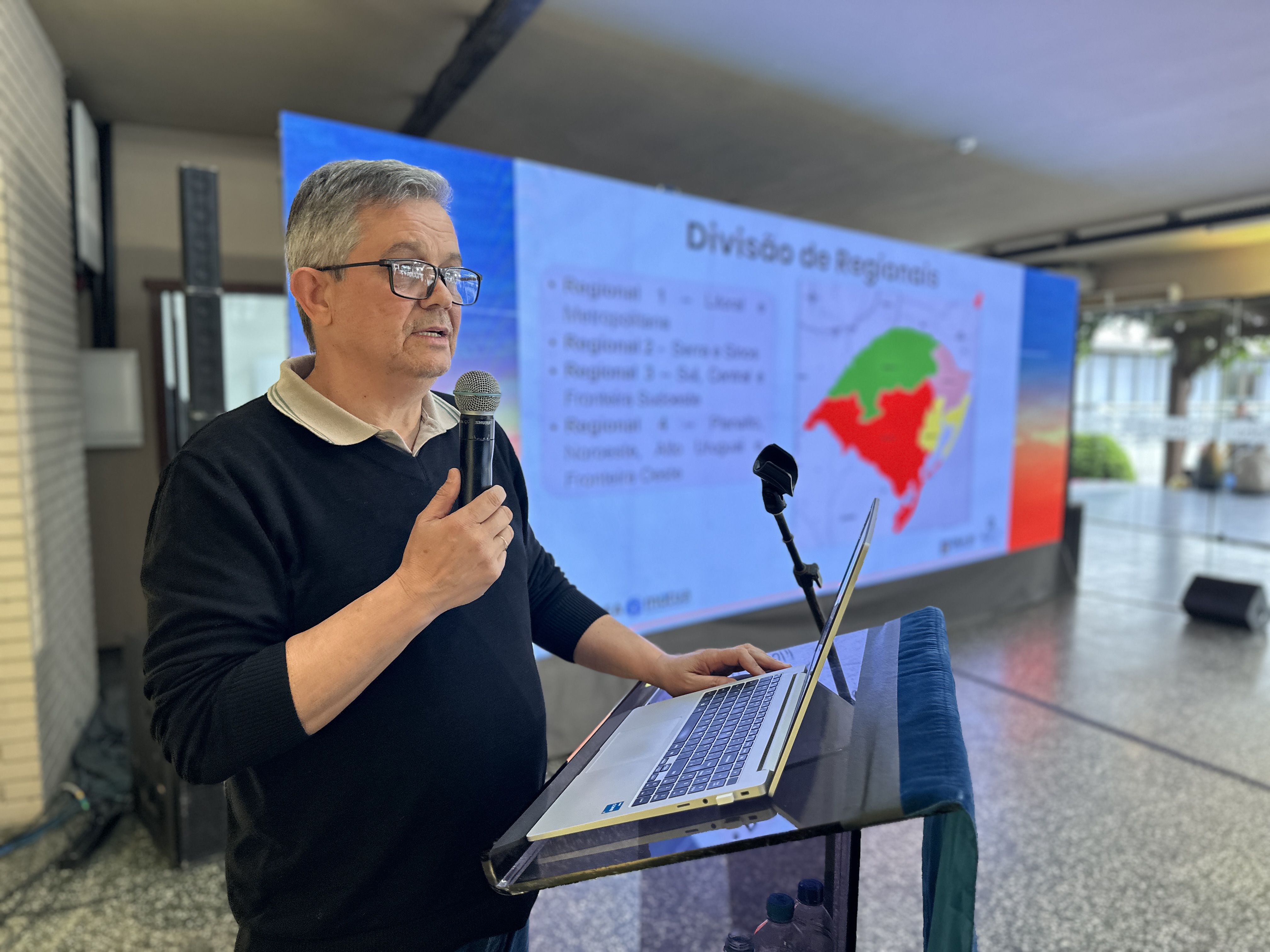 Supervisor Gustavo Vaz