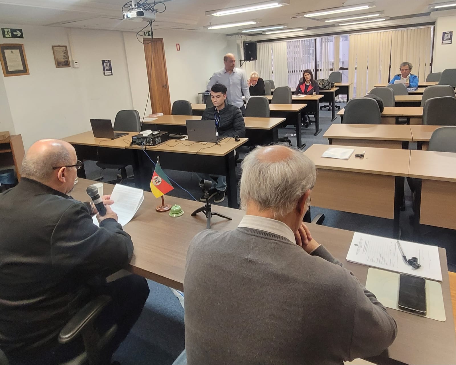 A reunião ocorreu em formato híbrido