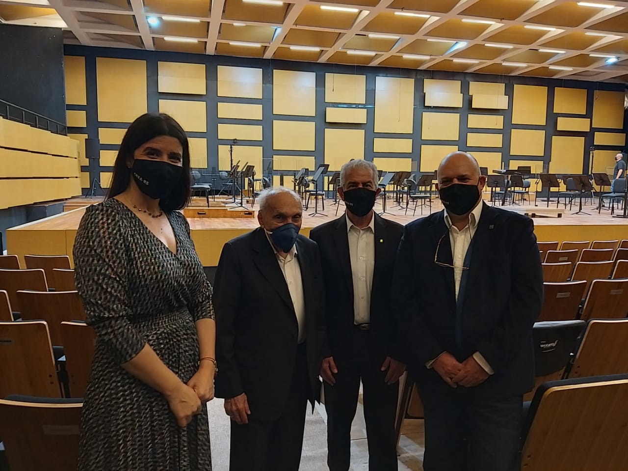 Eng. Nanci, acompanhada dos diretores Fernando e Nelson, junto ao presidente da Ospa, Luis Roberto Ponte 