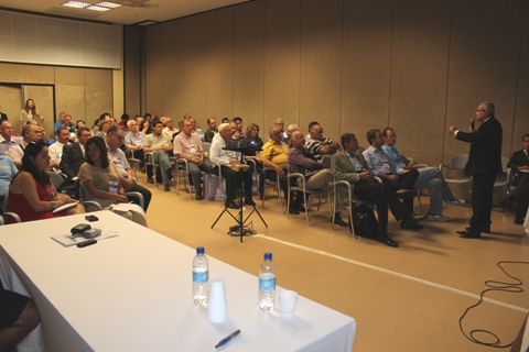 Palestra inspeção e manutenção predial lota sala da Soea