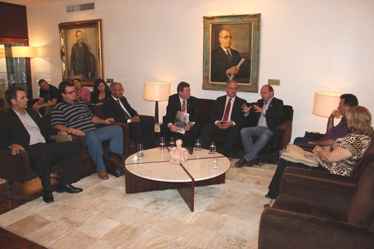 CREA-RS entrega Parecer Técnico ao presidente da Assembleia