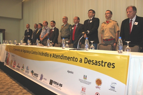 Seminário reúne especialistas em segurança contra incêndio