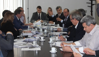 Famurs recebe deputados para esclarecer novas regras de prevenção a incêndio