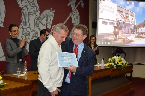 Câmara Municipal de Erechim homenageia CREA-RS em sessão solene